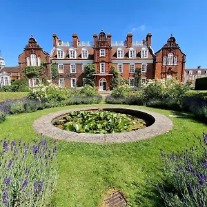 Newnham College - Of Apartment